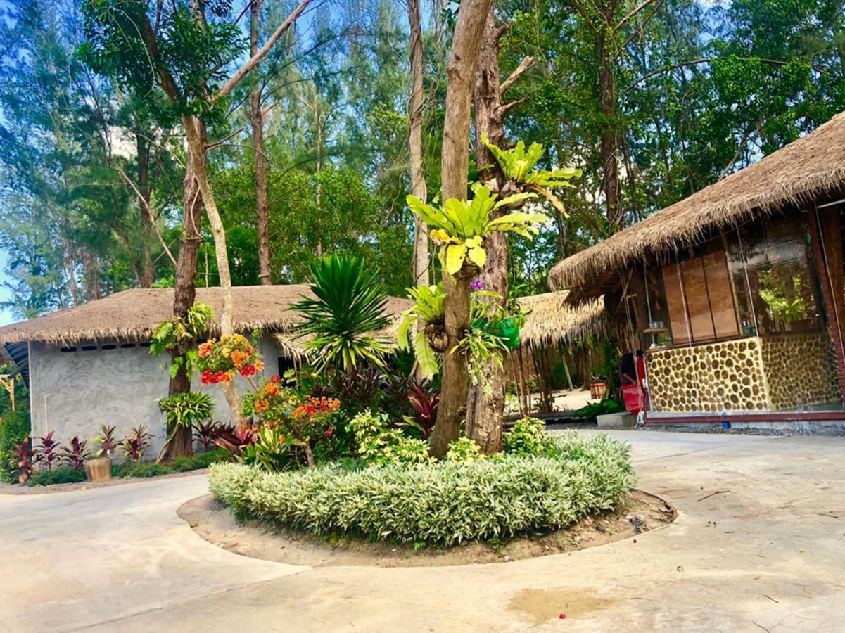 Cicada Lanta Hotel Koh Lanta Exterior photo